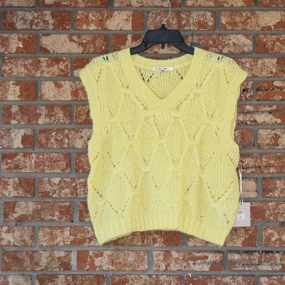 Bailey Rose Yellow Sweater Vest NWT - Picture 1 of 3